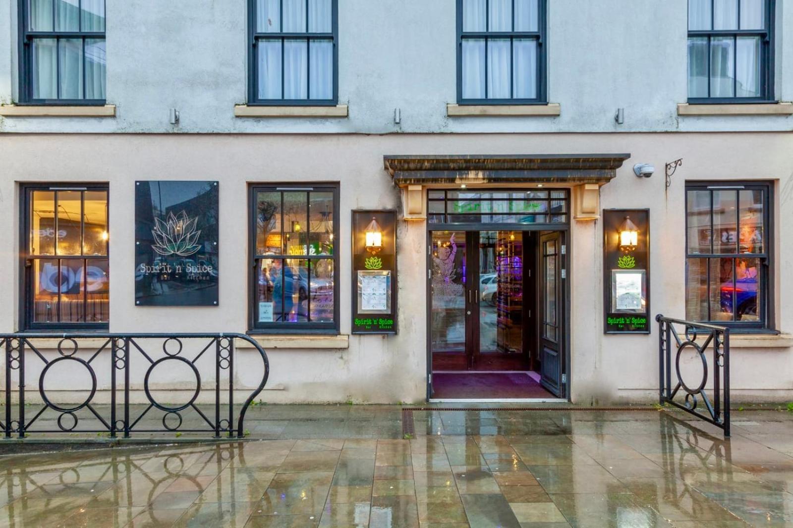 The Bluebell Hotel Neath Exterior foto